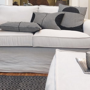 Hussen Sofa von BOCX, Stoff in mediterranem Stil, moderne Deko Kissen schwarz weiss, veschiedene Größen, immer inklusive Fuellung, In- und Outdoorteppich passend, MOEBEL KOLONIE MUENCHEN, Einrichtung vom Spezialisten fuer Wohnen wie im Urlaub, exklusive Moebel und Wohnaccessoires Muenchen