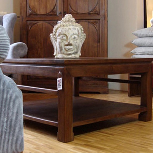 Couchtisch aus Massivholz Teak im Ming Style, in Handarbeit vom Schreiner gefertigt, in der MOEBEL KOLONIE Farbe Rotbraun, Dekoration Accessoire ein Buddha Kopf in der Farbe Weiss patiniert, im individuellen Wunschmass ohne Aufpreis moeglich, Muenchen Mass Moebel und Design