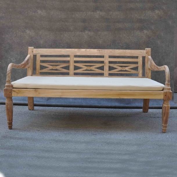 Massivholz Teak Daybed  mit kunstvoller Schnitzerei in der Rueckenlehne ein Schreiner Meisterstueck von Hand, Daybed aus Massivholz Teak fuer den Indoor Bereich und den Outdoor Bereich im Kolonialstil, Massivholz und Garten Moebel Muenchen