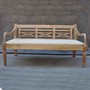 Massivholz Teak Daybed mit kunstvoller Schnitzerei in der Rueckenlehne ein Schreiner Meisterstueck von Hand, Daybed aus Massivholz Teak fuer den Indoor Bereich und den Outdoor Bereich im Kolonialstil, Massivholz und Garten Moebel Muenchen