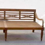 Raffles Teak Massivholz Daybed  mit gelatteter Sitzflaeche, Rueckenlehne und Beine sind  im klassischen Raffles Dekor vom Schreiner Meister in Handarbeit in der MOEBELKOLONIE MANUFAKTUR gefertigt gefertigt, Gartenmoebel aus Massivholz Teak, Mass Moebel Muenchen